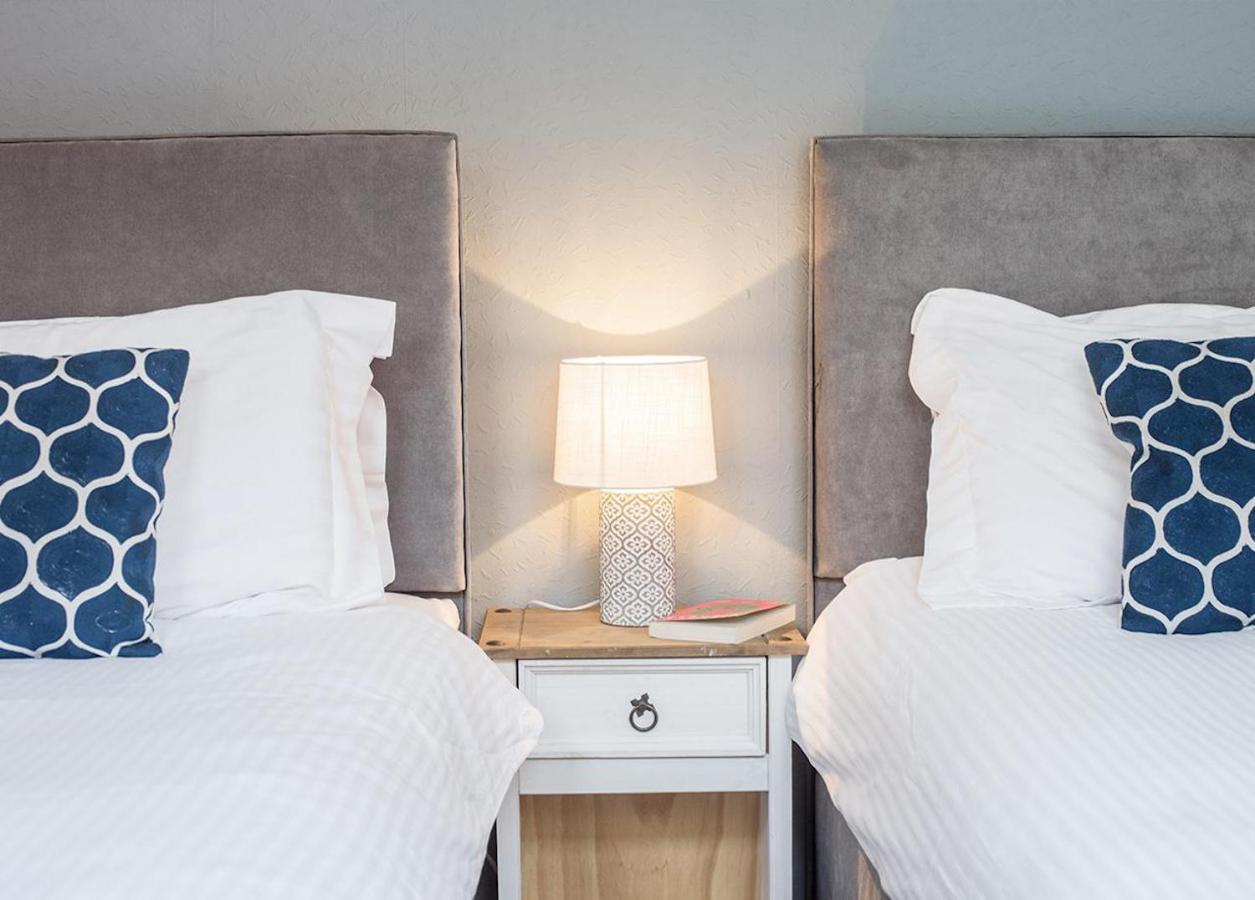 Royal Ashton Townhouse - Taunton Hotel Phòng bức ảnh